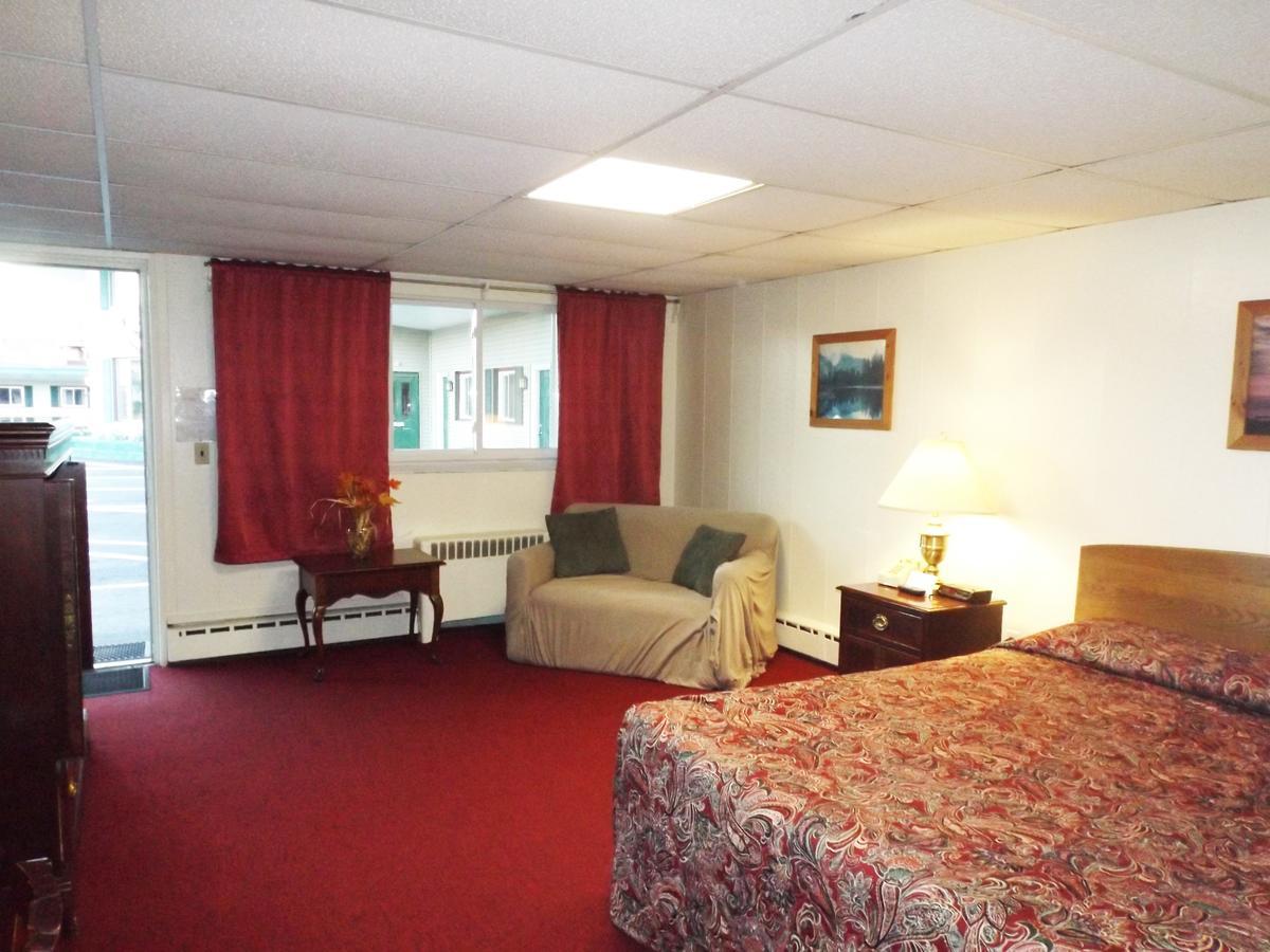 Lancaster Motor Inn エクステリア 写真