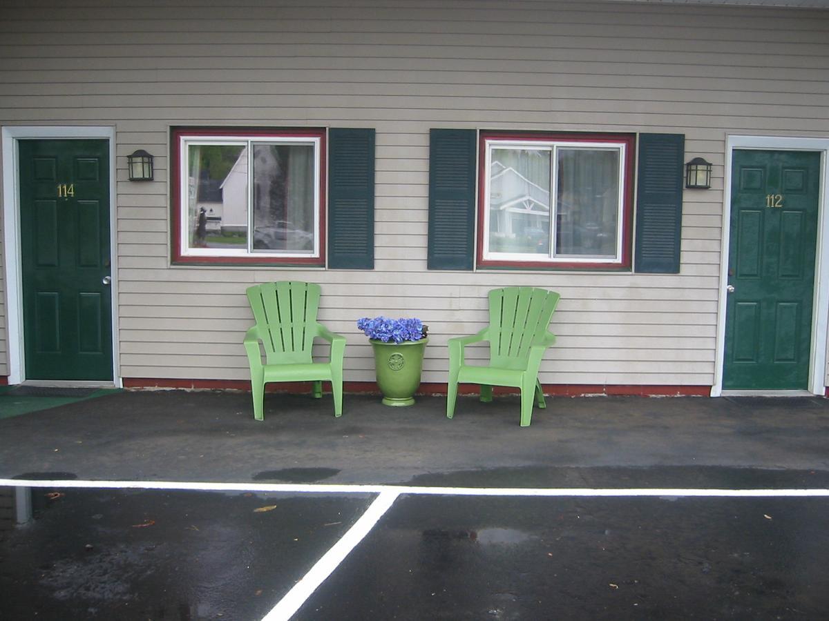 Lancaster Motor Inn エクステリア 写真